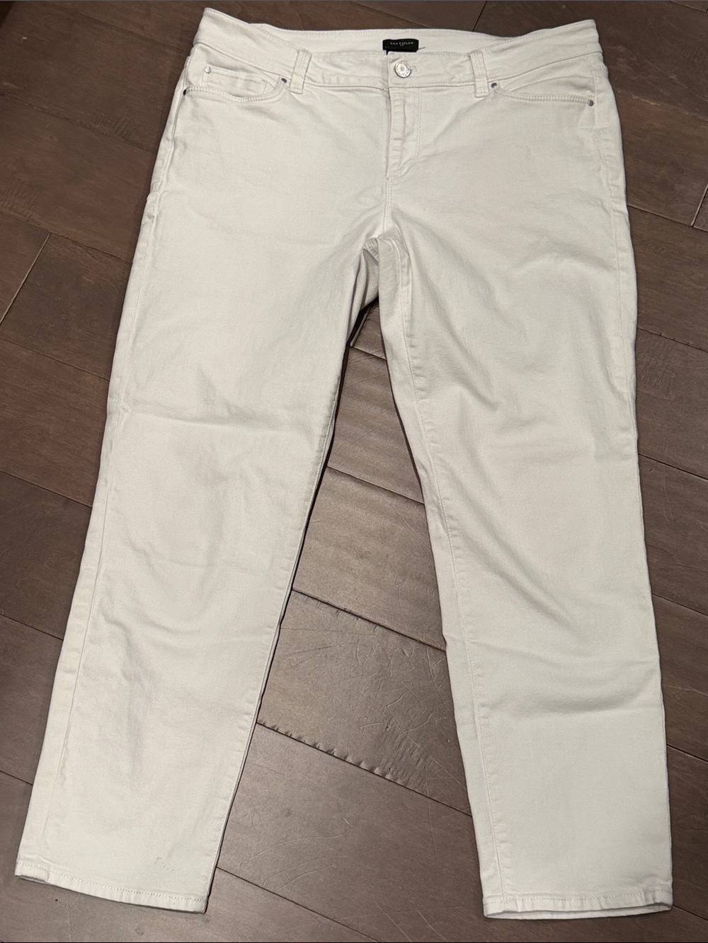 Ann Taylor Straight Leg Jeans in Off-White